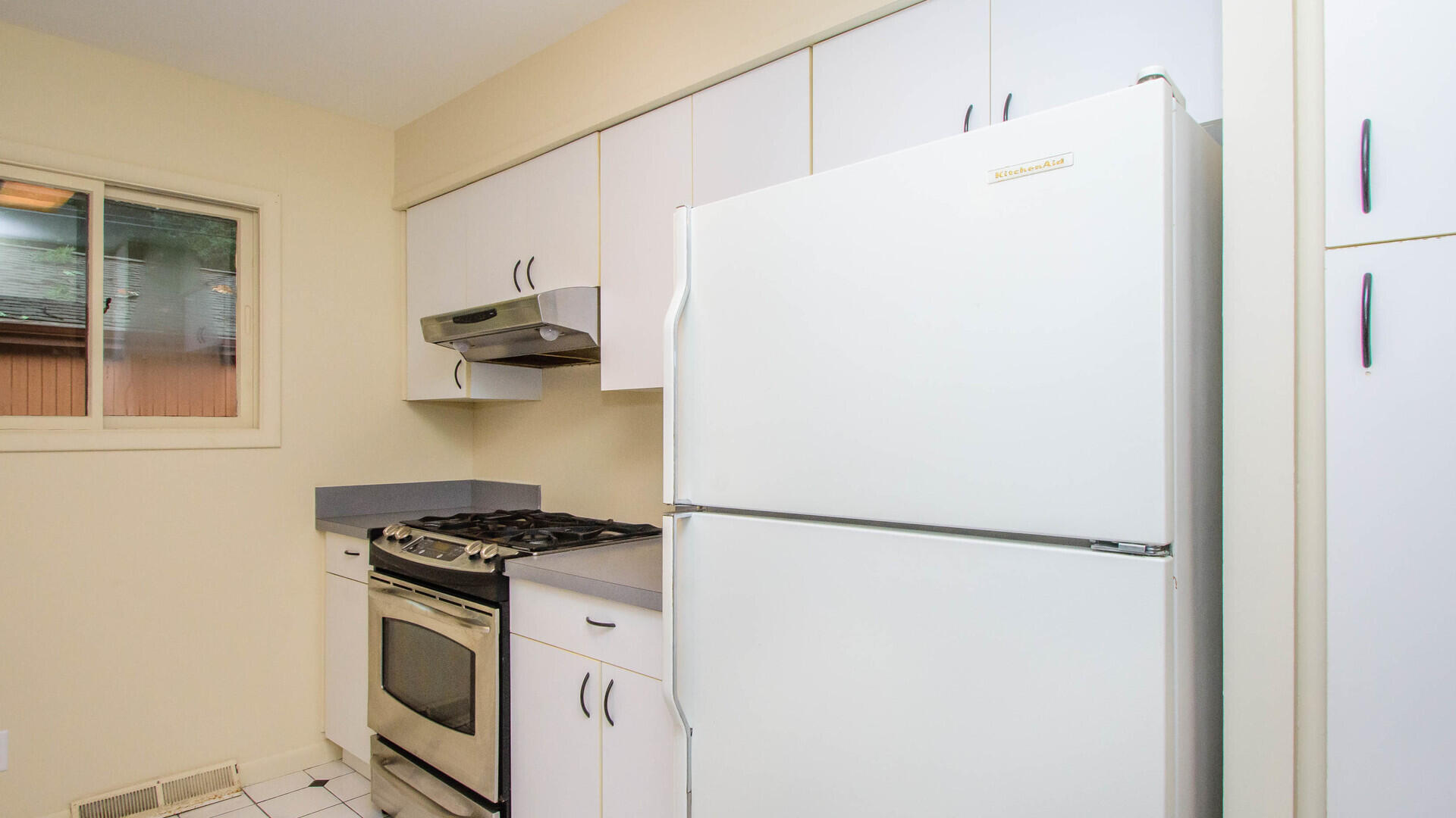 924 North Maple Road Ann Arbor, MI 48103 - Photo 13 of 34 Kitchen
