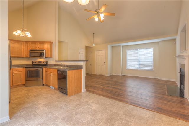 2022 Patrick Way Spring Hill, TN 37174 - Photo 5 of 14 EAT IN KITCHEN