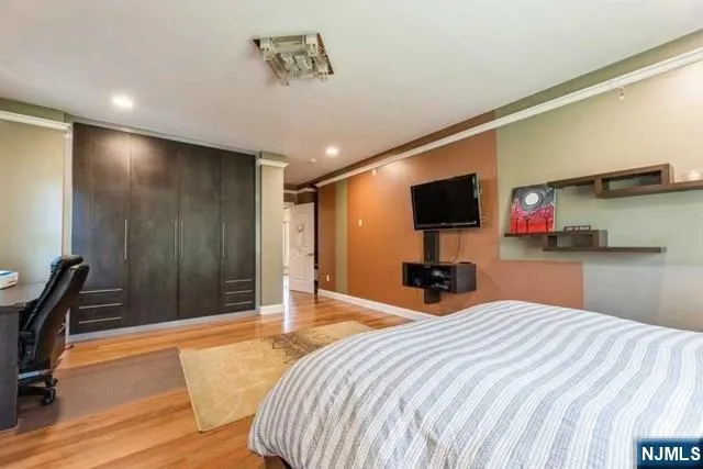 $1,900,000 | 214 Durie Avenue, Closter, NJ 07624