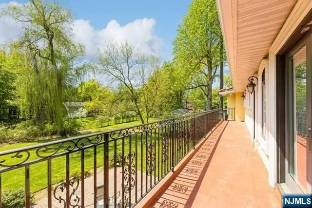 $1,900,000 | 214 Durie Avenue, Closter, NJ 07624