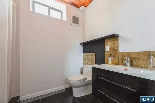 $1,900,000 | 214 Durie Avenue, Closter, NJ 07624