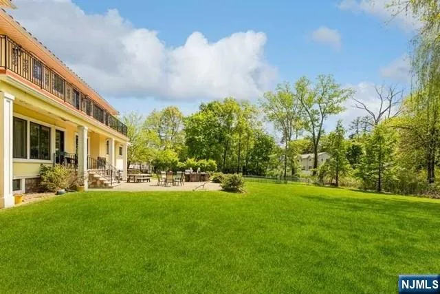 $1,900,000 | 214 Durie Avenue, Closter, NJ 07624