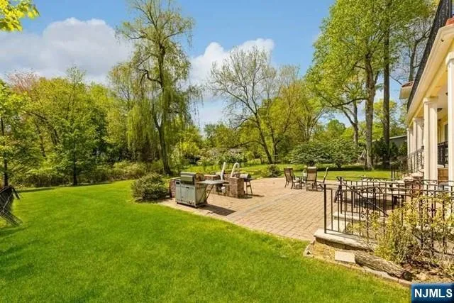 $1,900,000 | 214 Durie Avenue, Closter, NJ 07624