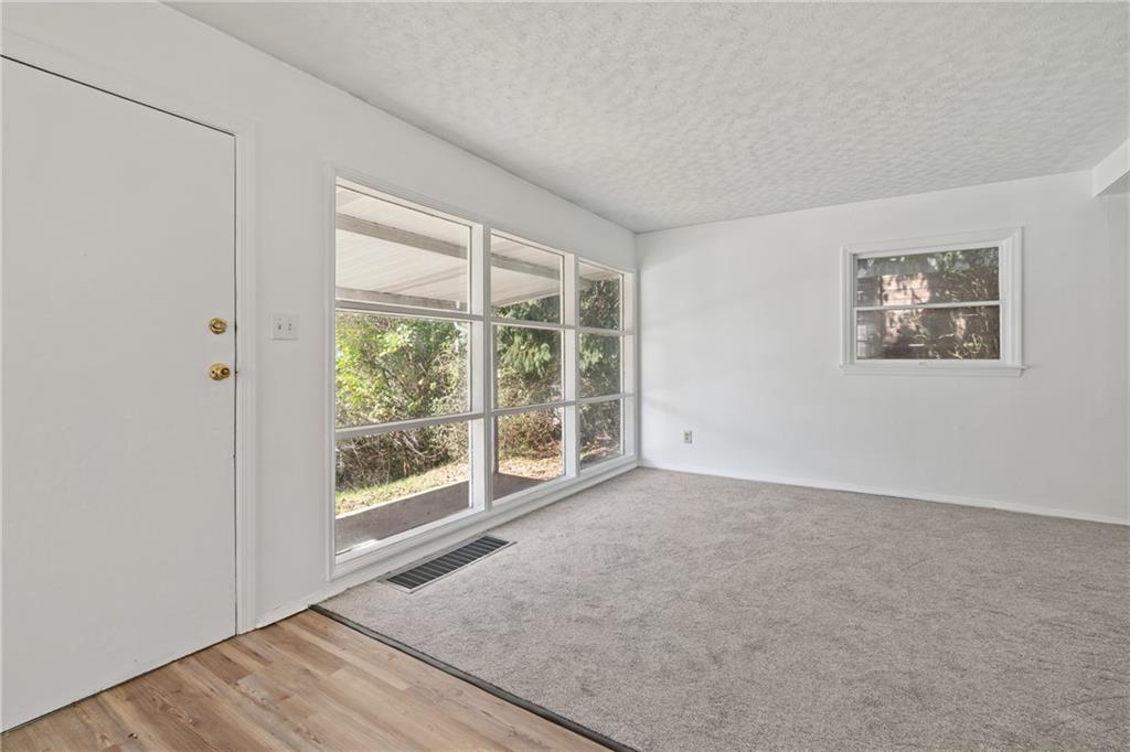 717 Jefferson Road Pittsburgh, PA 15235 - Photo 4 of 11 Gallery Image 4