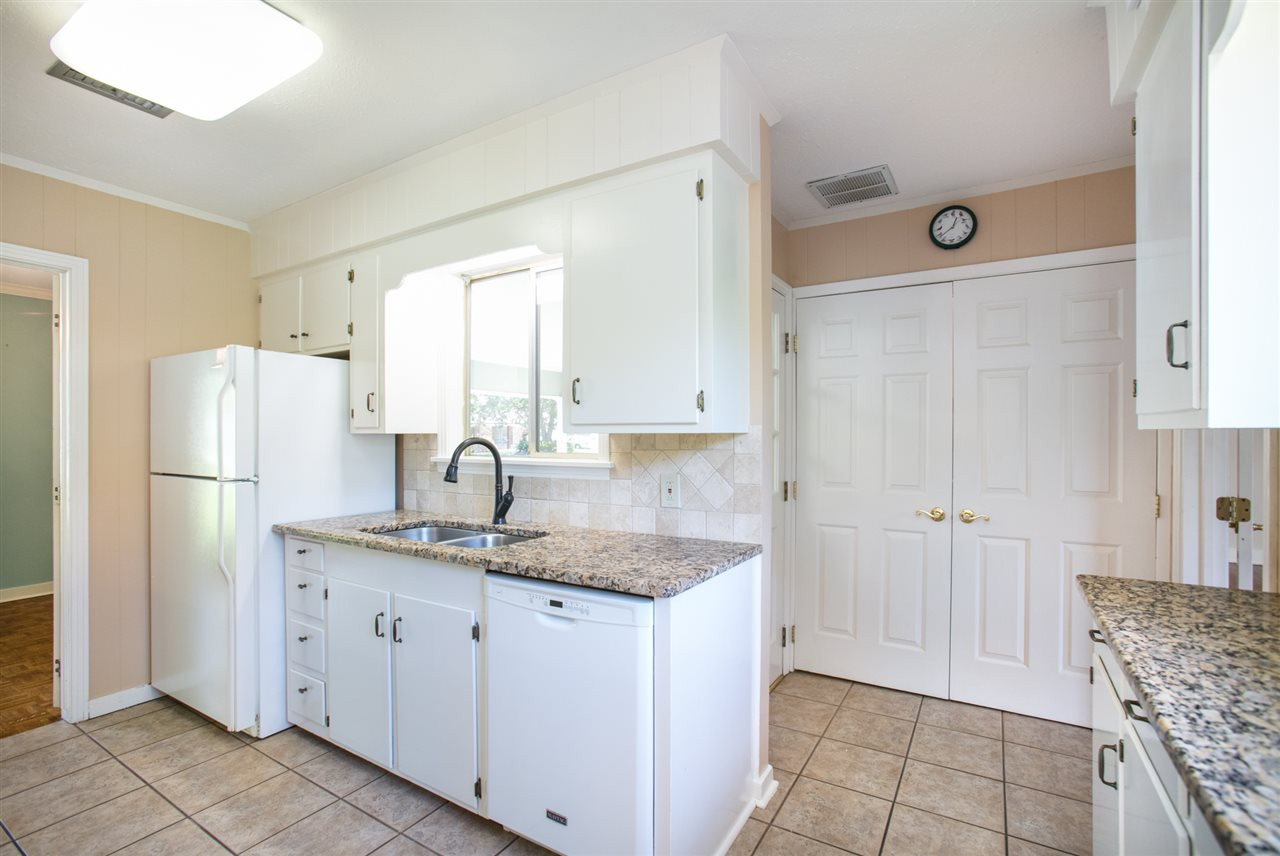 1039 Briarfield Road Jackson, MS 39211 - Photo 11 of 37 Photo 11