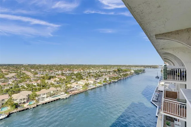 a view of gallery with living room