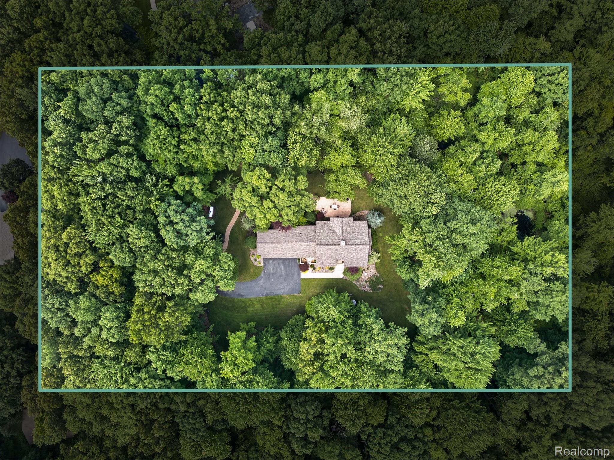 5388 Hartland Road Fenton, MI 48430 - Photo 70 of 74 70-5388-Hartland-Rd-WindowStill.jpg
