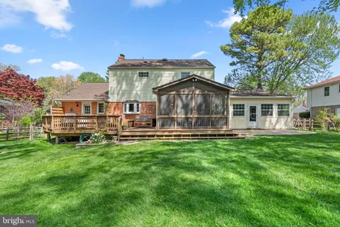 a view of a house with a big yard