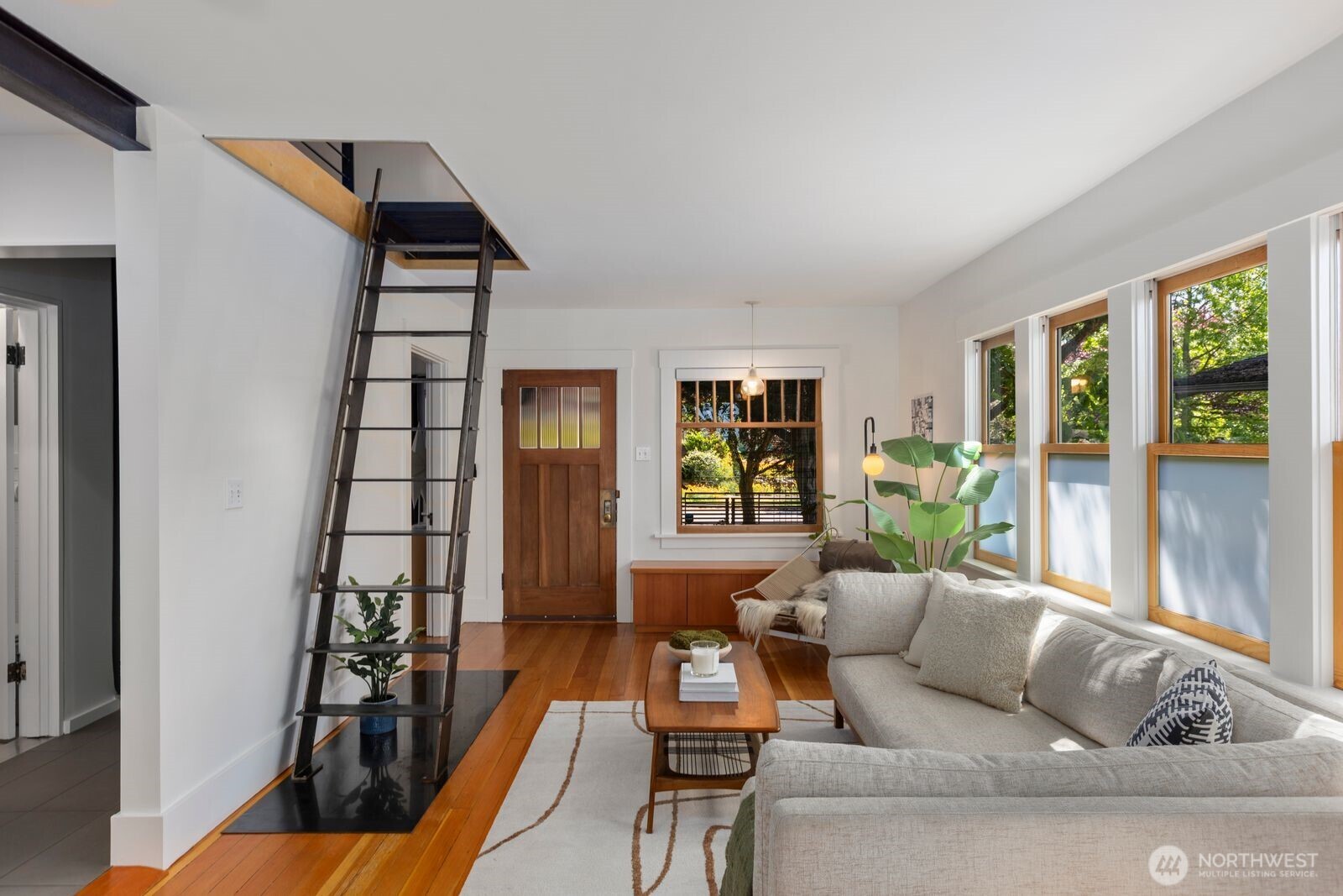 6029 45th Avenue Southwest Seattle, WA 98136 - Photo 9 of 38