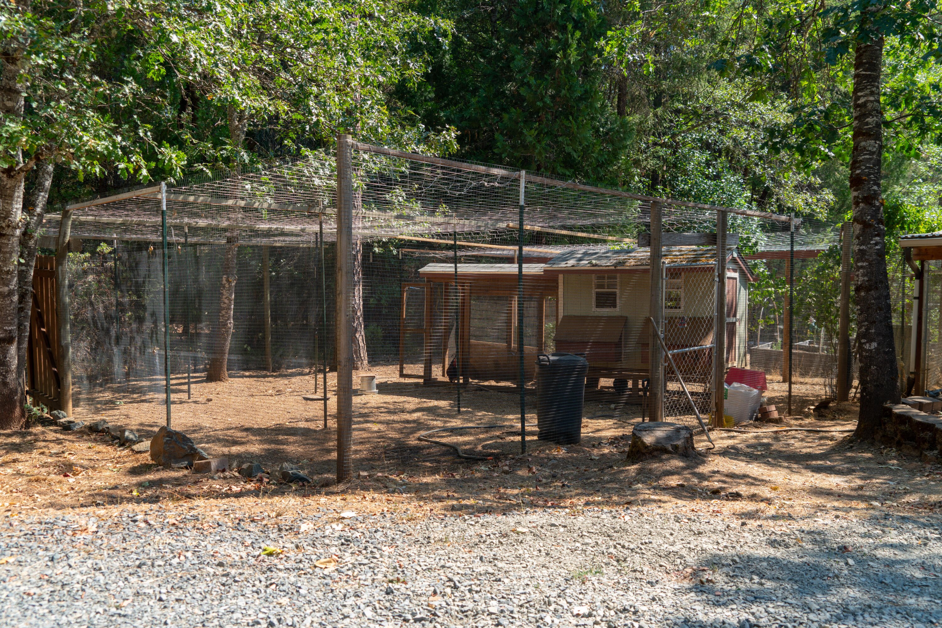 4179 Ditch Creek Road Rogue River, OR 97537 - Photo 48 of 50 Chicken coop