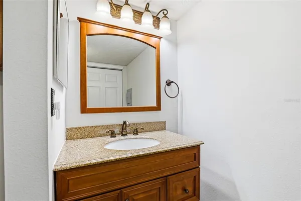 $2,100 | 1799 North Highland Avenue, Unit 5, Clearwater, FL 33755