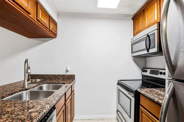 $2,100 | 1799 North Highland Avenue, Unit 5, Clearwater, FL 33755