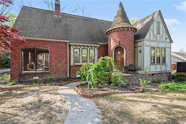 $287,000 | 221 Spring Street, Thomasville, NC 27360