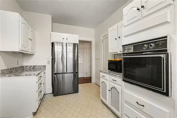 $287,000 | 221 Spring Street, Thomasville, NC 27360