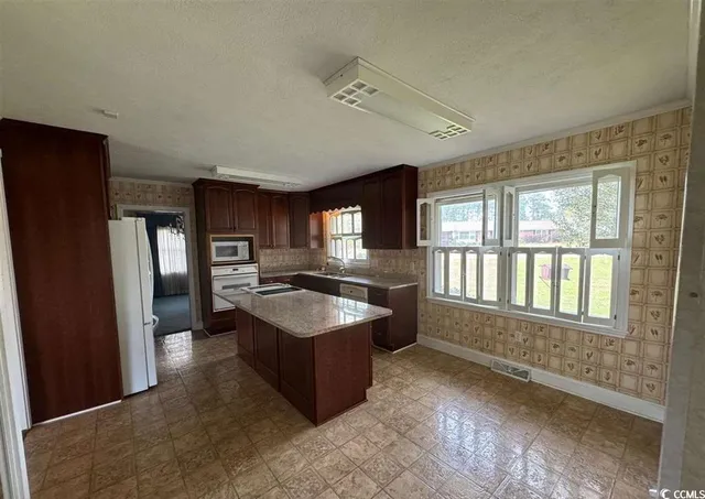 $299,900 | 1600 Maple Drive, Dillon, SC 29536