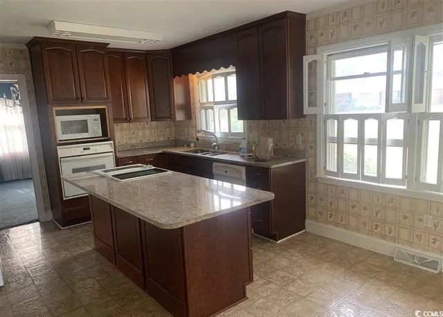 $299,900 | 1600 Maple Drive, Dillon, SC 29536