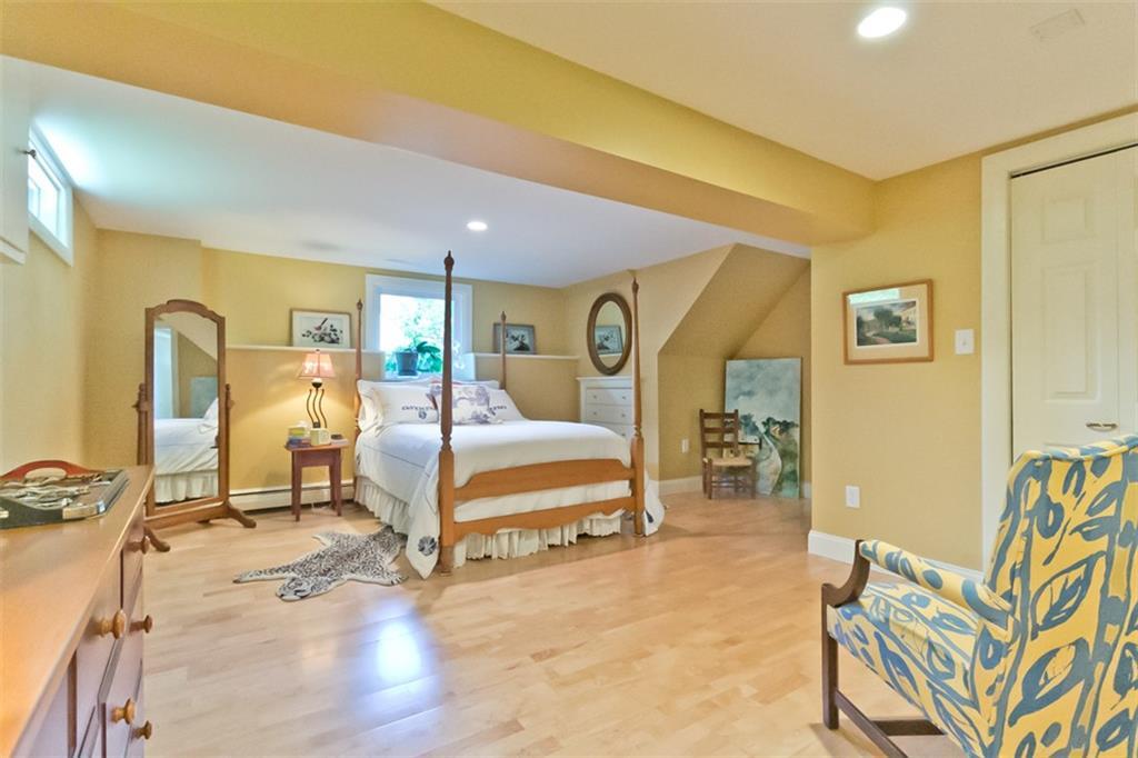 16 Mayflower Road Westbrook, ME 04092 - Photo 30 of 34 Bedroom