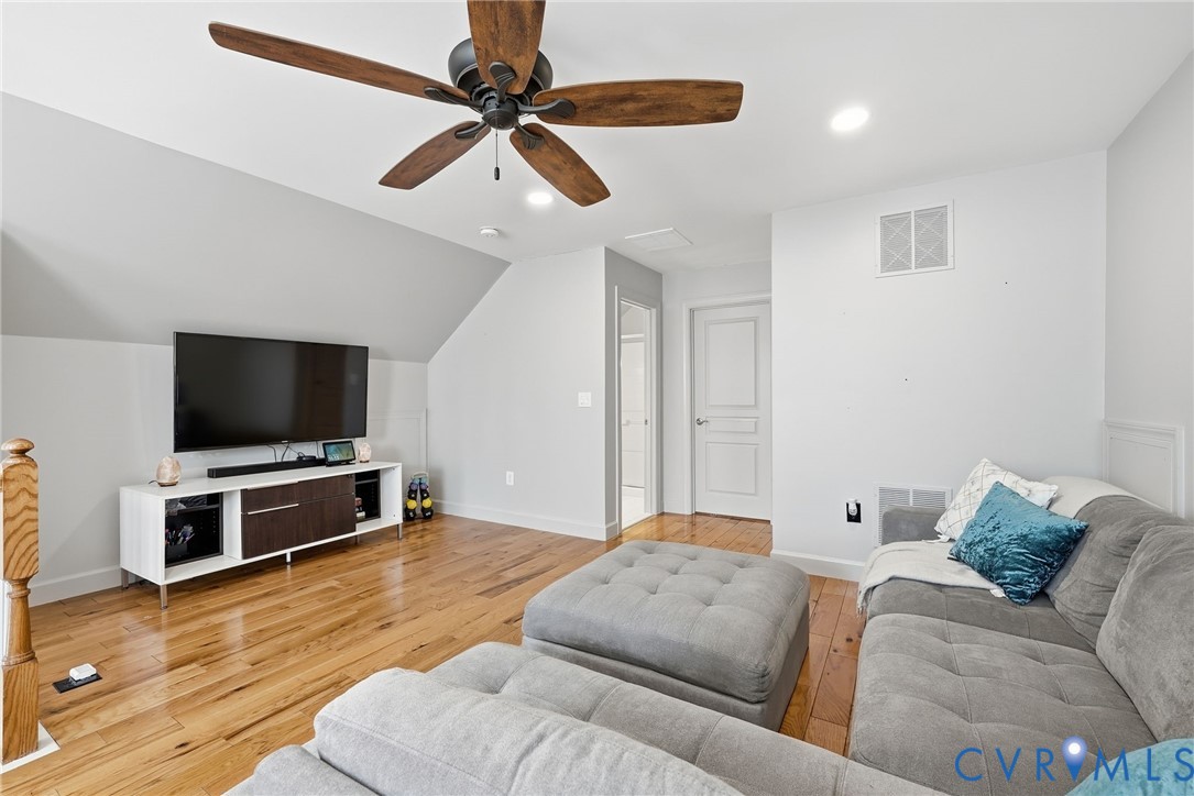 10887 Monocacy Way Manassas, VA 20112 - Photo 35 of 48 3rd Level - Generous size loft featuring light woo