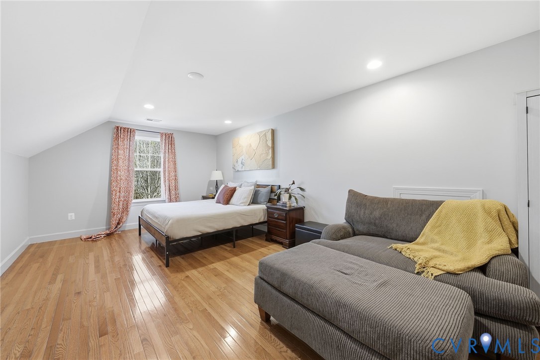 10887 Monocacy Way Manassas, VA 20112 - Photo 37 of 48 3rd Level - Bedroom #5 featuring light wood-style