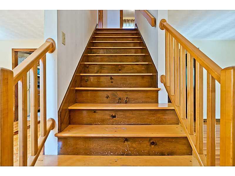 335 North Road Yarmouth, ME 04096 - Photo 15 of 35 Stairs/Stairway.