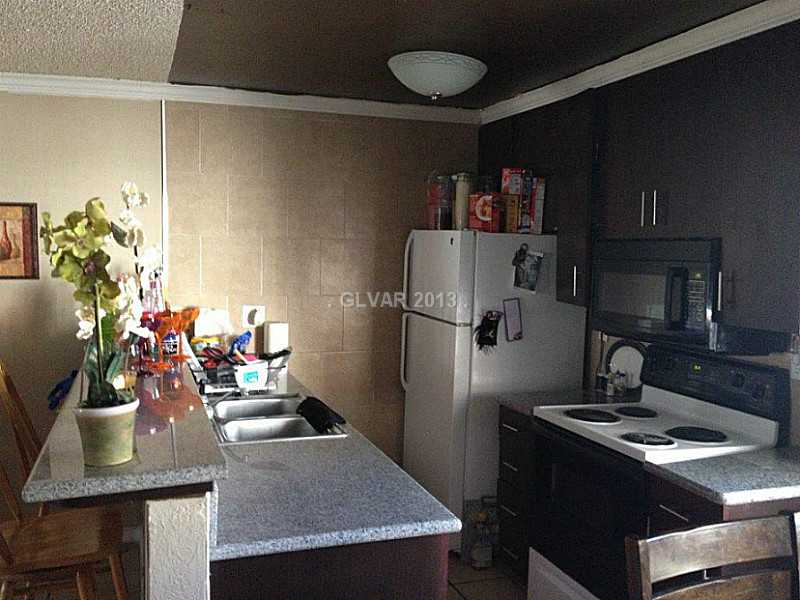 2286 East Desert Inn Road Las Vegas, NV 89169 - Photo 3 of 25 Property Photo. KITCHEN * GRANITE COUNTERTOPS