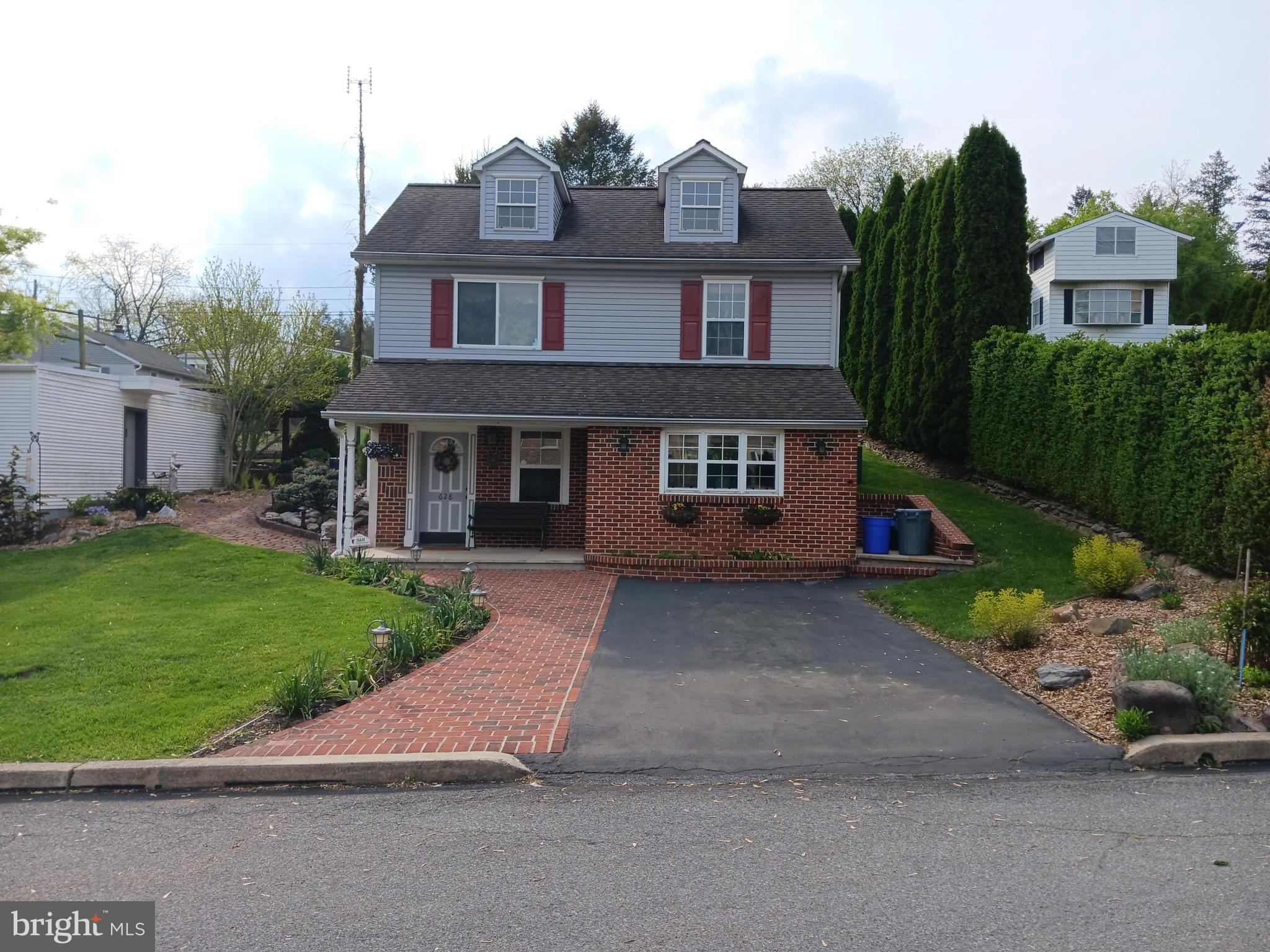 628 Pershing Boulevard Reading, PA 19607 - Photo 4 of 34 Gallery Image 4