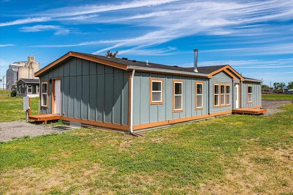 $224,900 | 255 Southeast Railroad Street, Creston, WA 99117