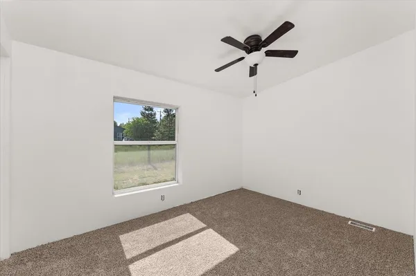 $224,900 | 255 Southeast Railroad Street, Creston, WA 99117