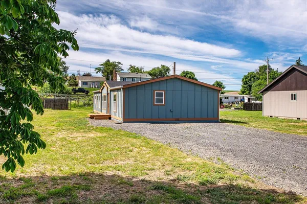$224,900 | 255 Southeast Railroad Street, Creston, WA 99117