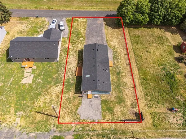$224,900 | 255 Southeast Railroad Street, Creston, WA 99117