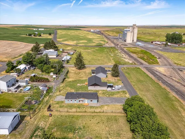 $224,900 | 255 Southeast Railroad Street, Creston, WA 99117