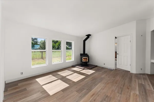 $224,900 | 255 Southeast Railroad Street, Creston, WA 99117