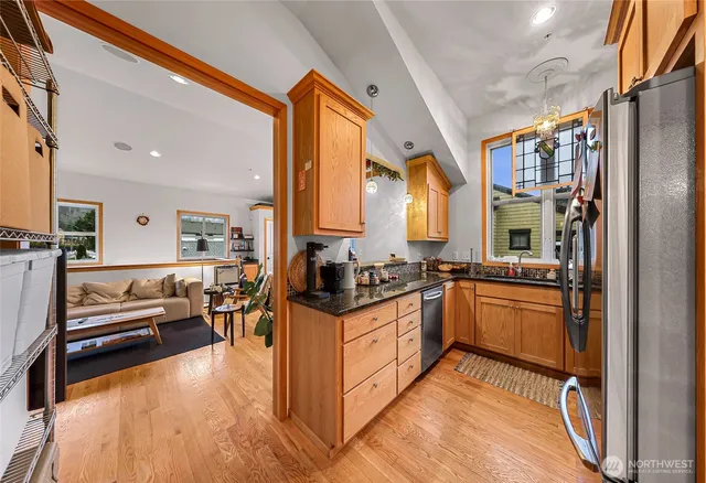 $1,100,000 | 1095 Essex Street, Unit A1&2, Camano Island, WA 98282