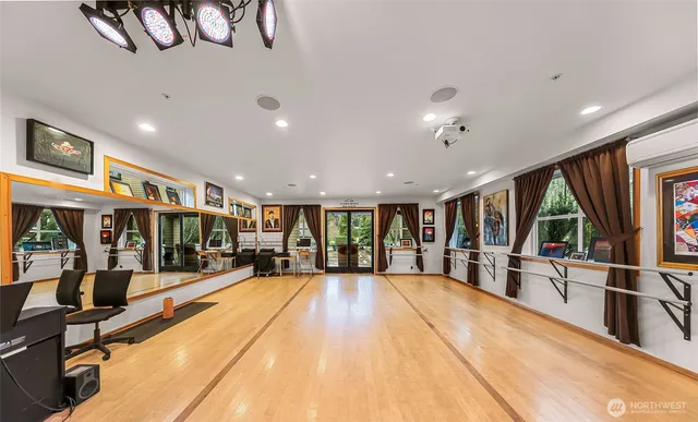 $1,100,000 | 1095 Essex Street, Unit A1&2, Camano Island, WA 98282