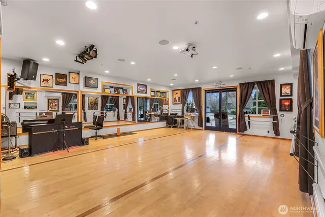 $1,100,000 | 1095 Essex Street, Unit A1&2, Camano Island, WA 98282