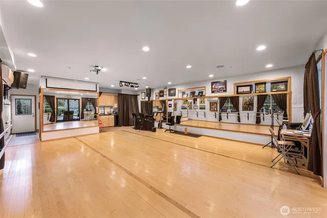 $1,100,000 | 1095 Essex Street, Unit A1&2, Camano Island, WA 98282