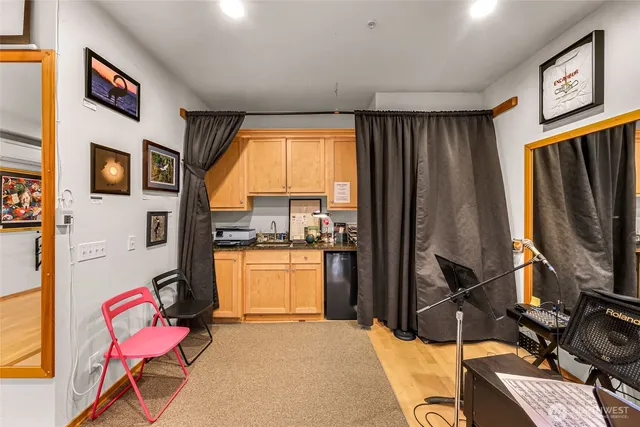 $1,100,000 | 1095 Essex Street, Unit A1&2, Camano Island, WA 98282