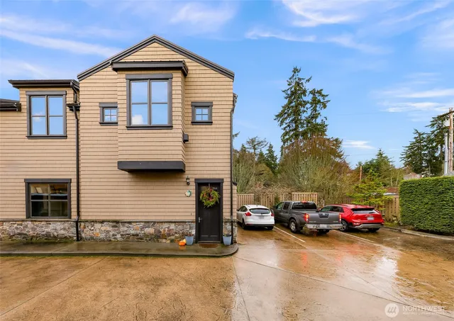 $1,100,000 | 1095 Essex Street, Unit A1&2, Camano Island, WA 98282