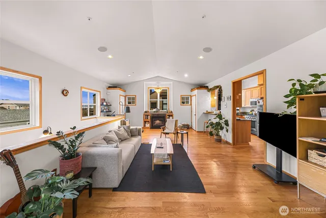 $1,100,000 | 1095 Essex Street, Unit A1&2, Camano Island, WA 98282