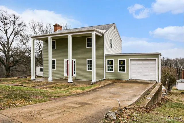 $350,000 | 49 Fernridge Ave Valley Park, Valley Park, MO 63088