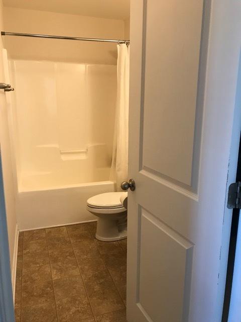 7769 Discovery Road North Charleston, SC 29420 - Photo 19 of 24 MAIN BATHROOM