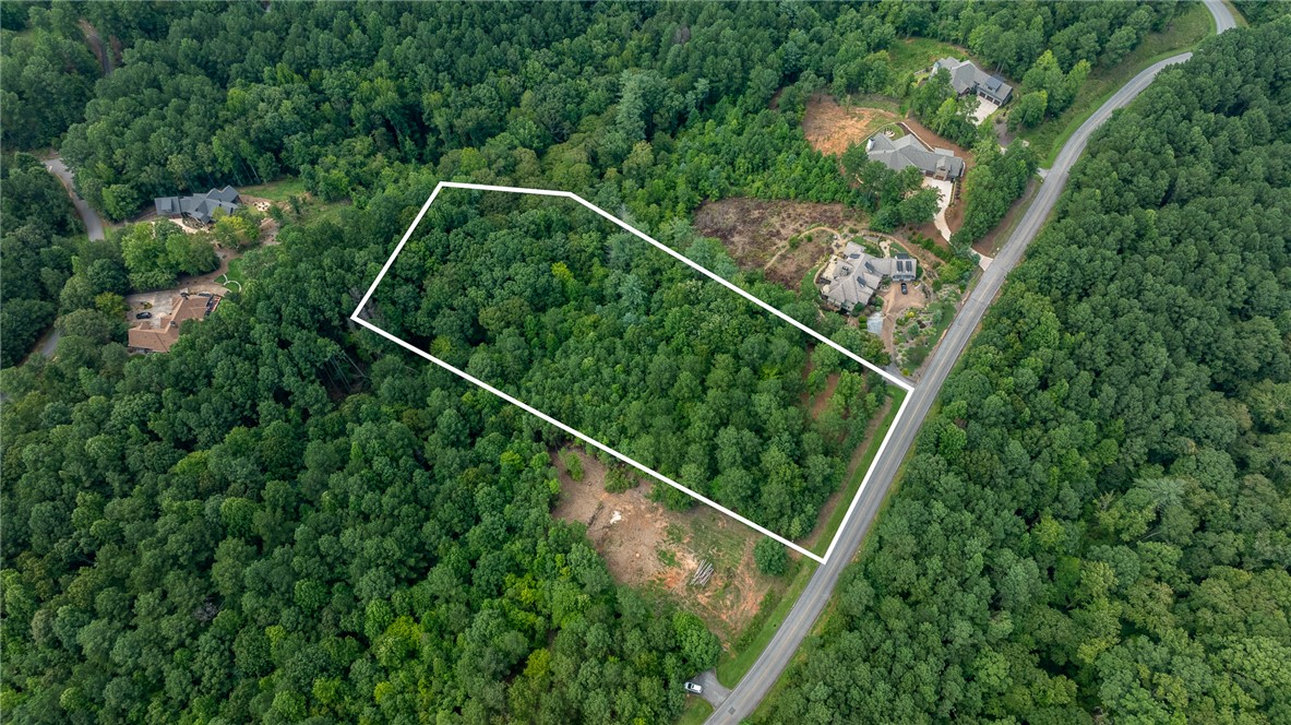 382 Cliffs S Parkway Salem, SC 29676 - Photo 10 of 12 Note: Photographs showing approximate lot line locations are NOT intended to be representative of a survey. Property lines depicted on aerial photographs may not be representative of actual property lines.