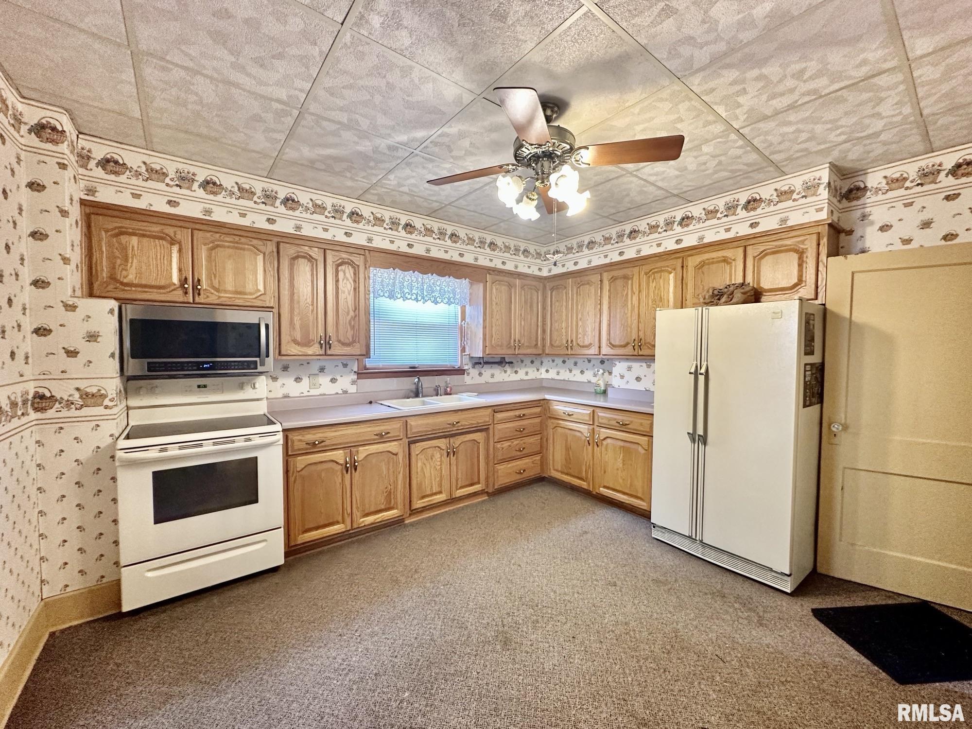 201 East Alder Road Canton, IL 61520 - Photo 19 of 75