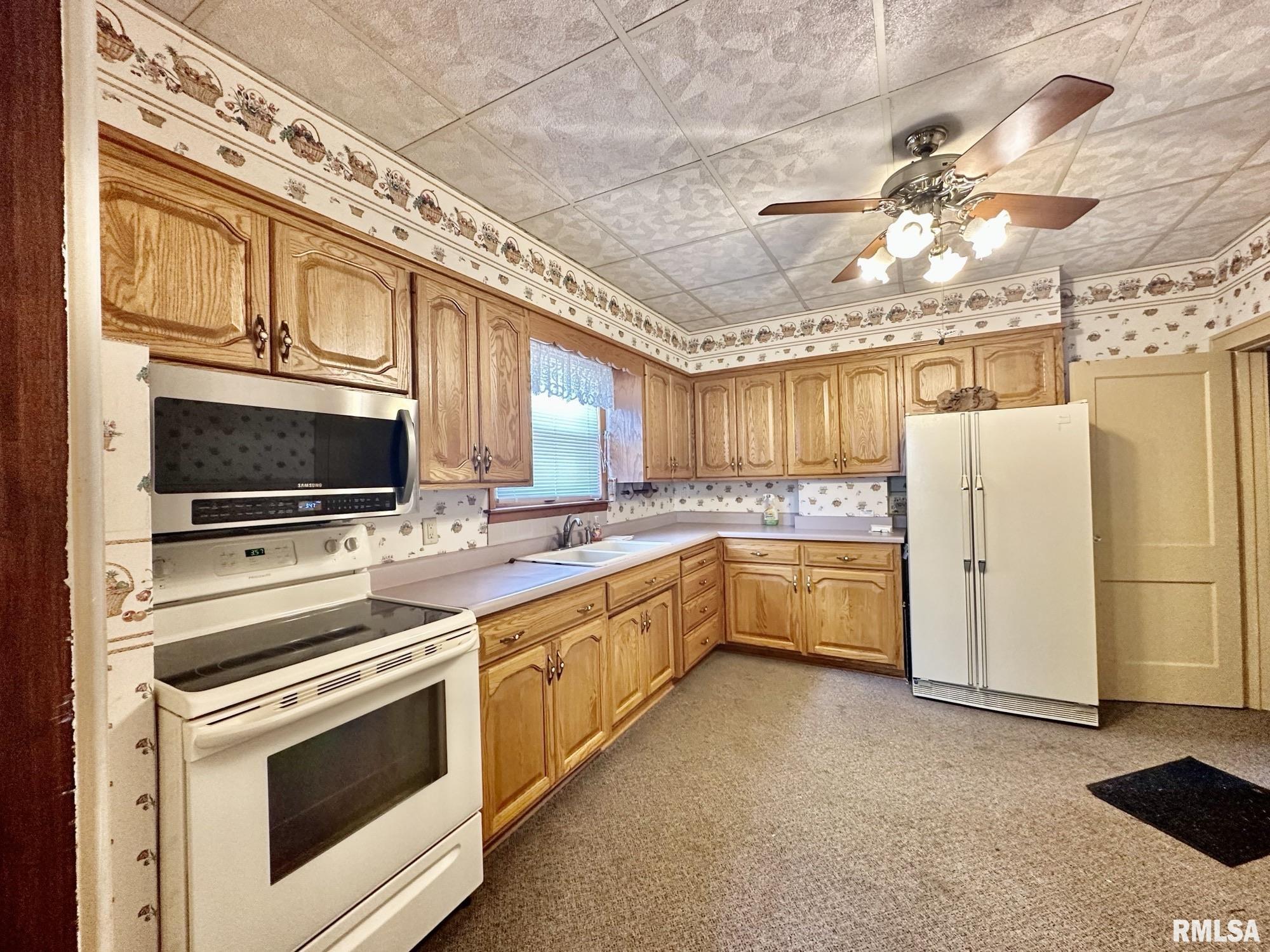 201 East Alder Road Canton, IL 61520 - Photo 20 of 75