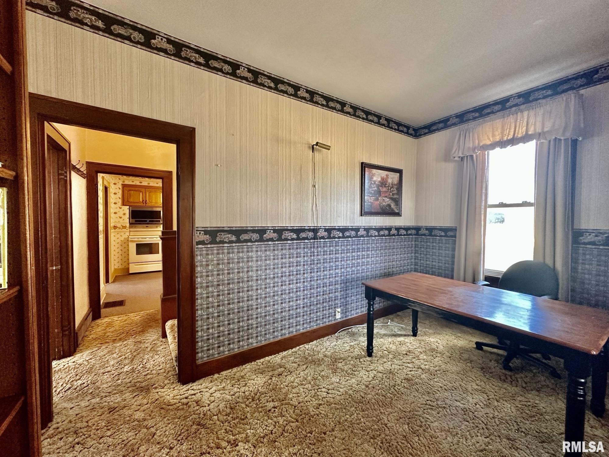 201 East Alder Road Canton, IL 61520 - Photo 23 of 75