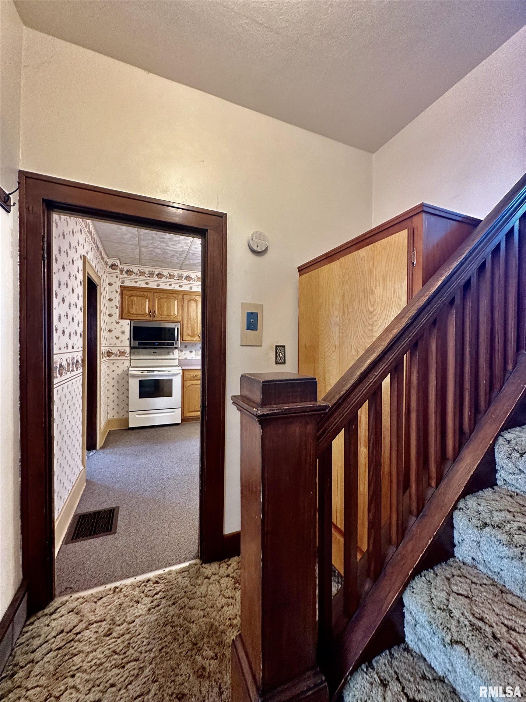 201 East Alder Road Canton, IL 61520 - Photo 26 of 75