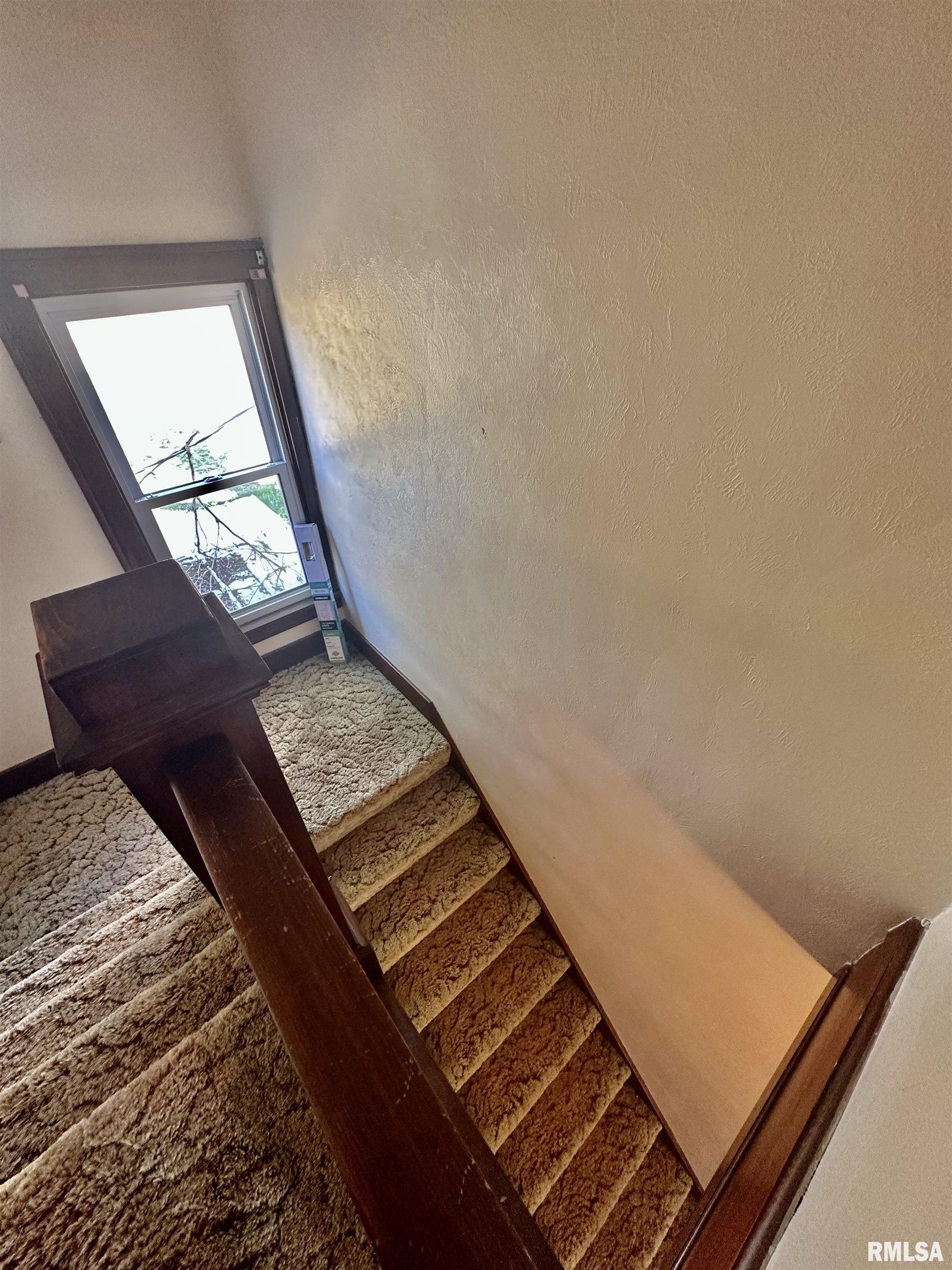 201 East Alder Road Canton, IL 61520 - Photo 30 of 75