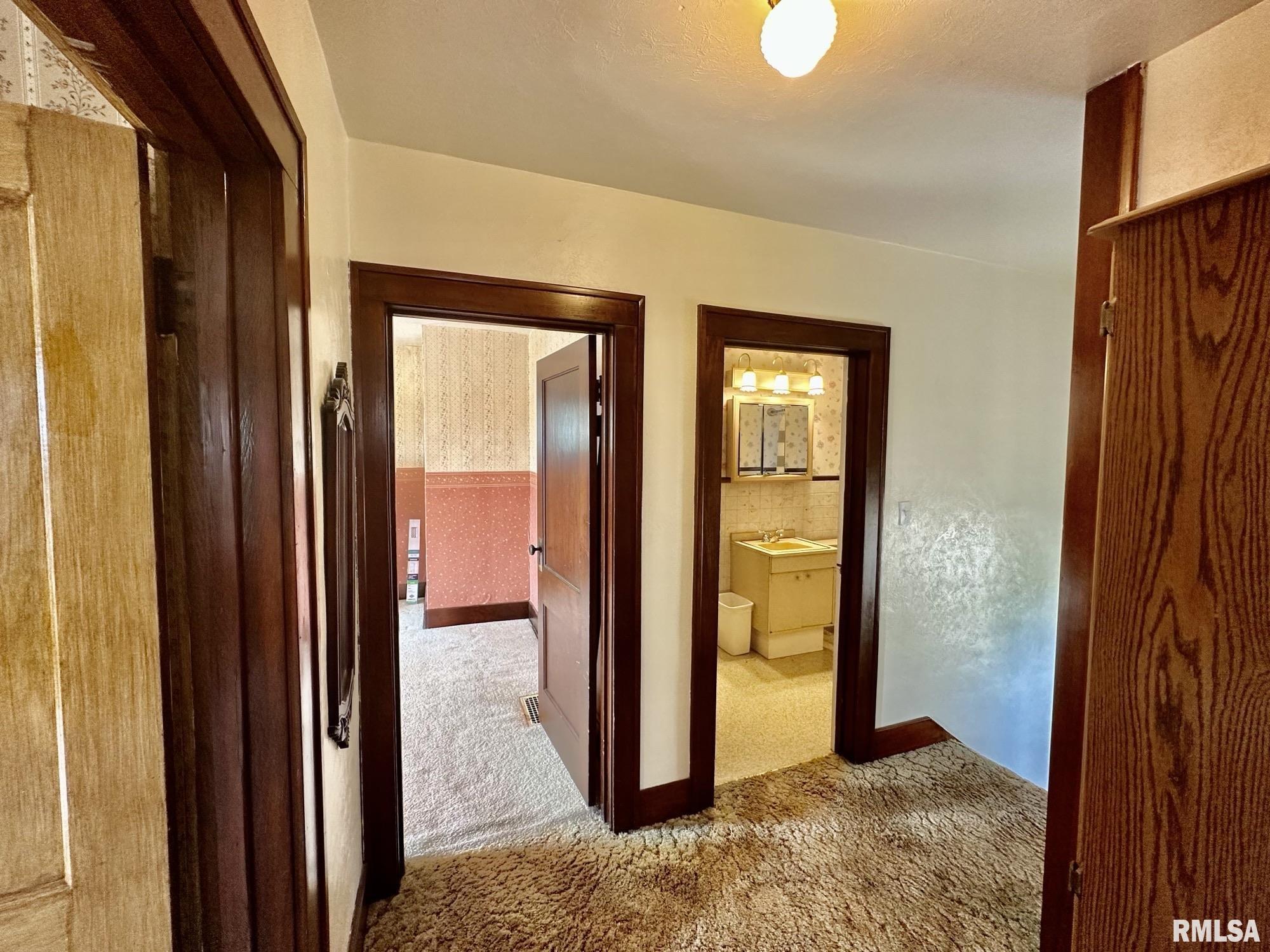 201 East Alder Road Canton, IL 61520 - Photo 34 of 75