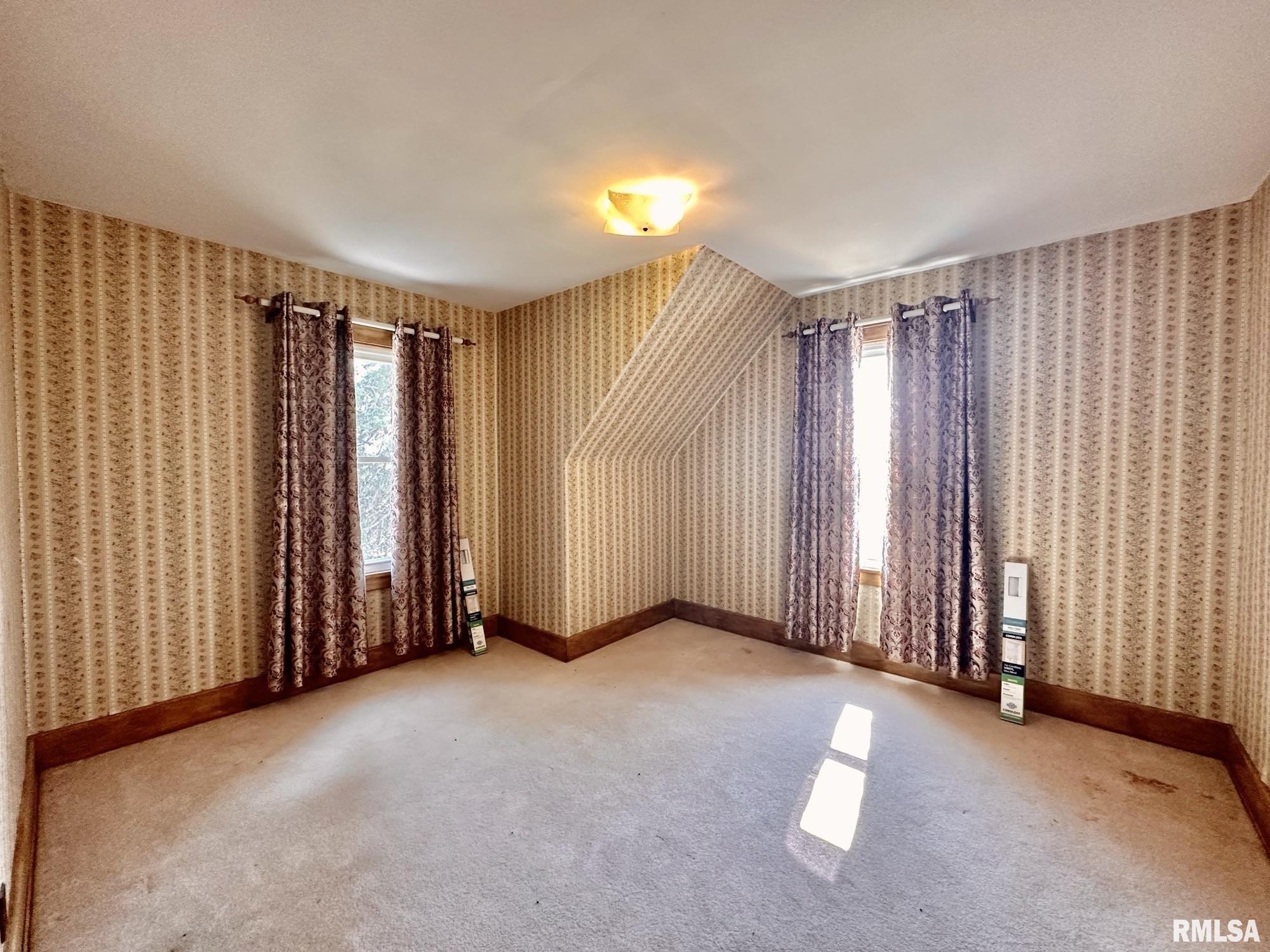 201 East Alder Road Canton, IL 61520 - Photo 37 of 75