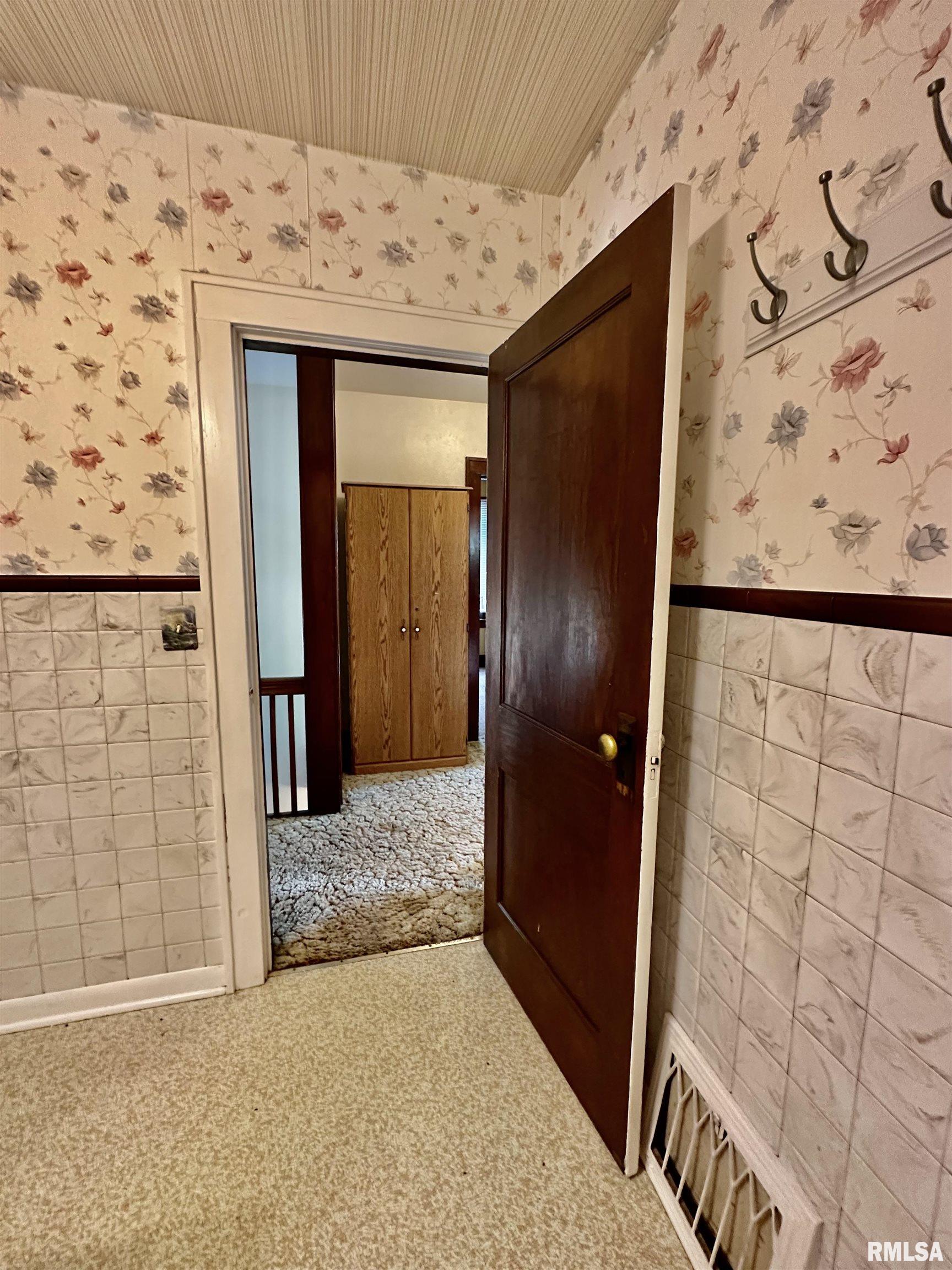 201 East Alder Road Canton, IL 61520 - Photo 42 of 75